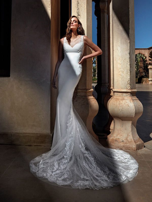   PRONOVIAS ARIAL Mermaid crepe wedding dress with V-neck