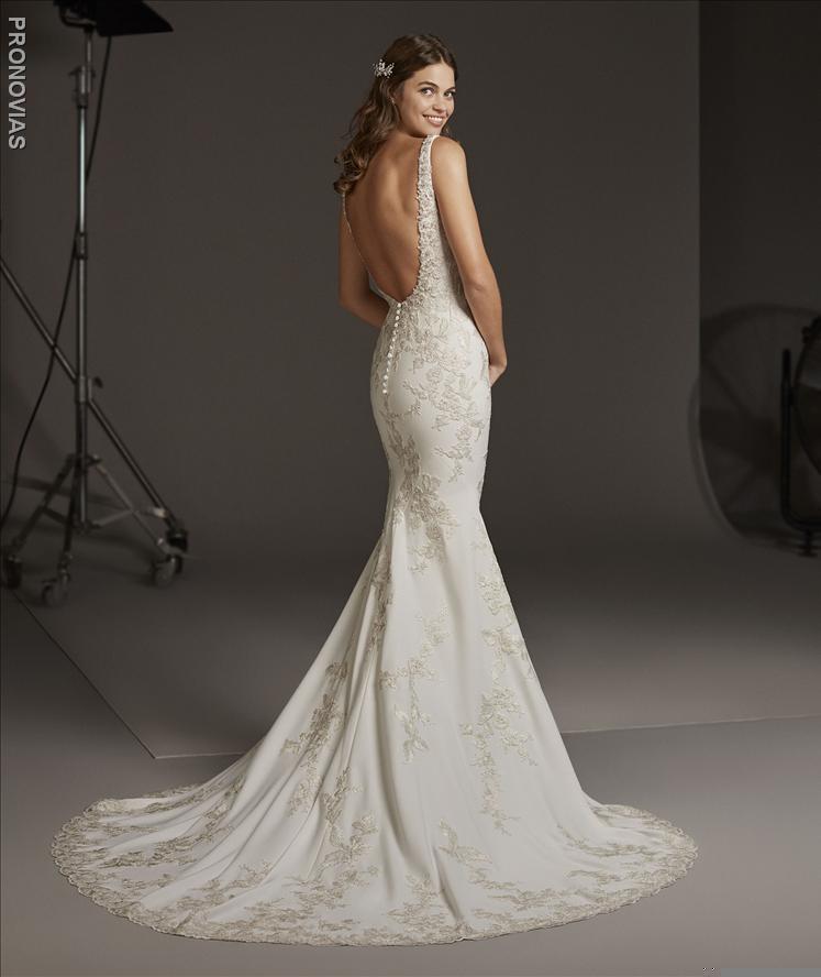 Auriga Pronovias wedding dress