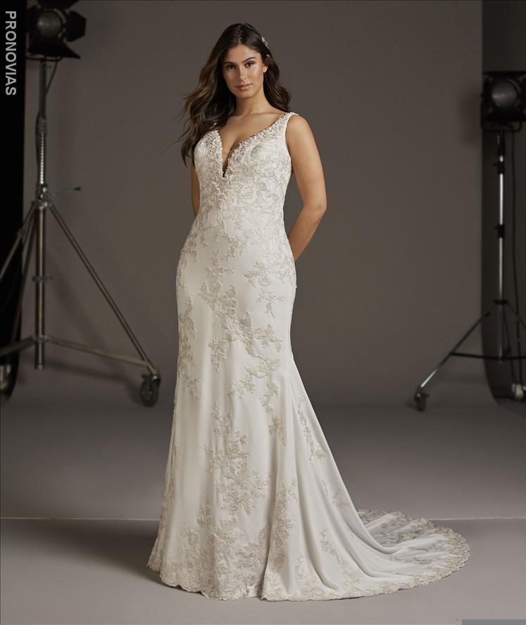 Auriga Pronovias Full Figure