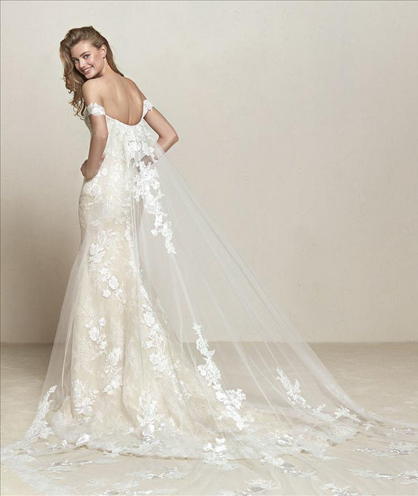 Pronovias DRIA CAPE sample sale veil