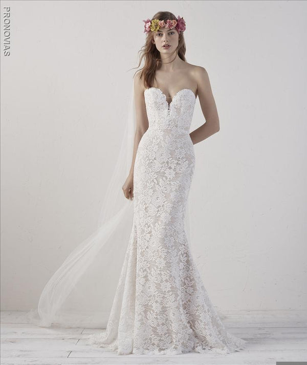 Eilthel Pronovias bridal dress