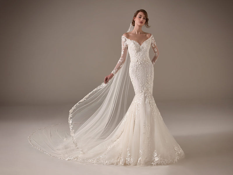 Kamala Pronovias long sleves dress