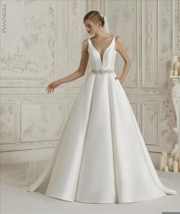 Pronovias Malena Princess Cut V-Neck ball gown