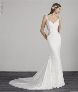 Pronovias Morocco Wedding dress in lace with mermaid cut, V-neck and illusion back