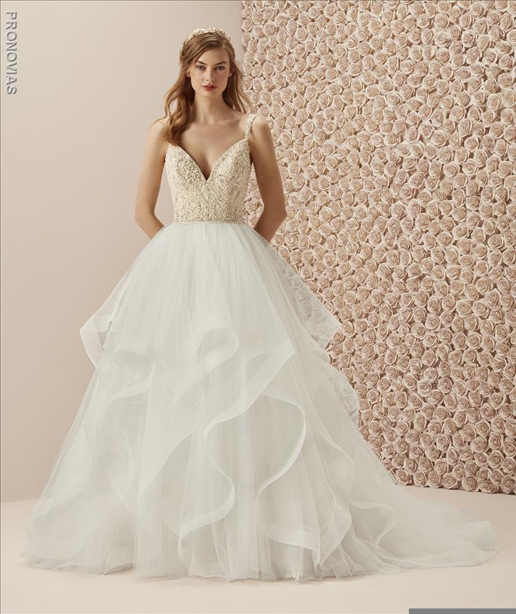 Pronovias Muselin wedding gown corset beading sample sale