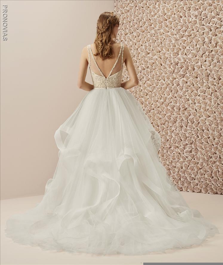 pronovias Muselin ball gown wedding dress