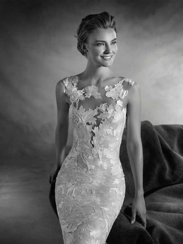 Niebla Pronovias Atelier Chantilly Lace