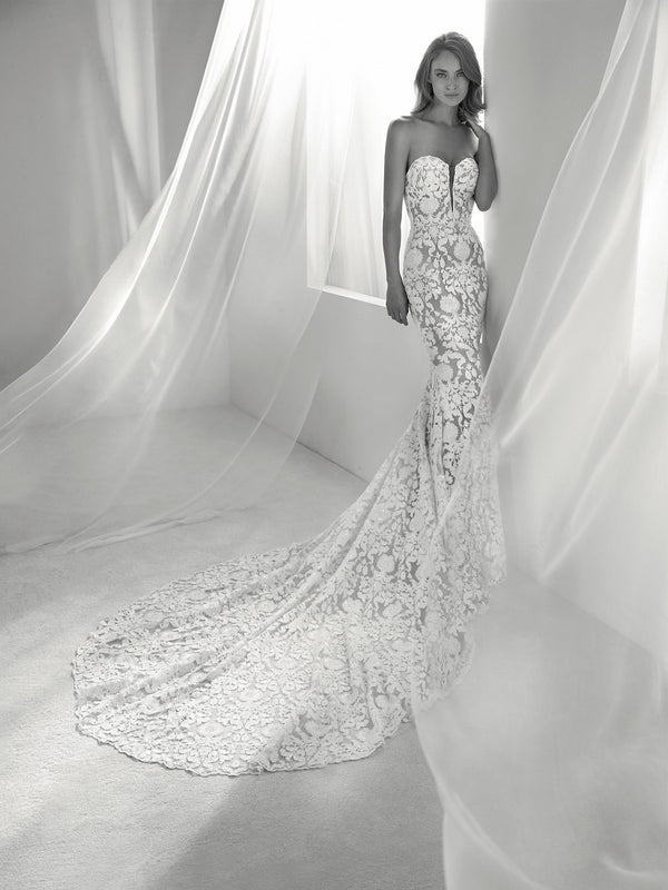 RUNIS by Pronovias Atelier