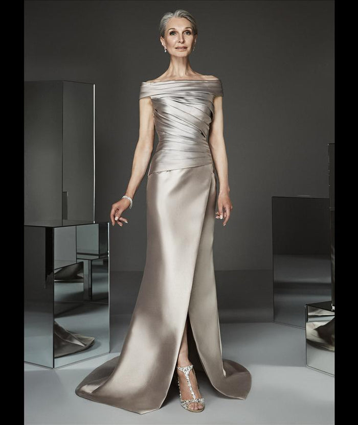 green emerald velvet dress Pronovias Privee Orlanda