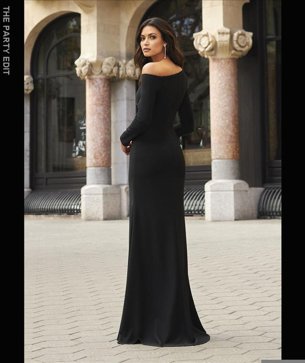 Pronovias TE STYLE 153 -Straight cut dress in crepe  long sleeves