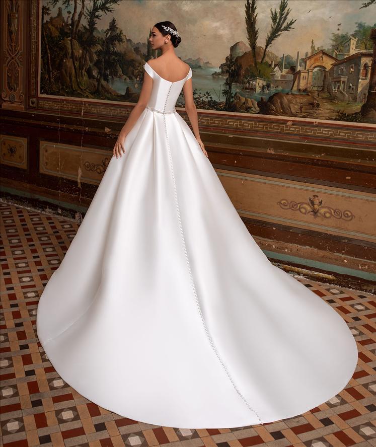 Pronovias Varuna  Princess ball gown satin mikado kelly back buttons train