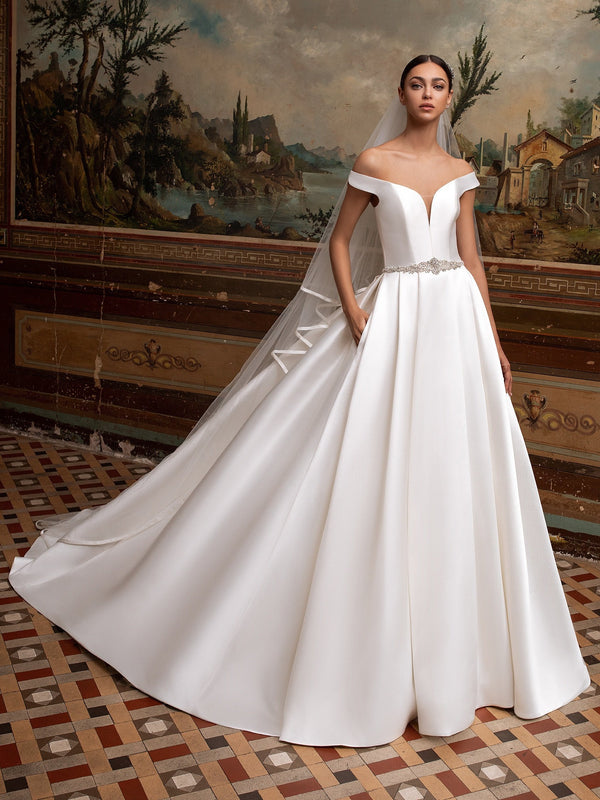 Pronovias Varuna  Princess ball gown satin mikado kelly