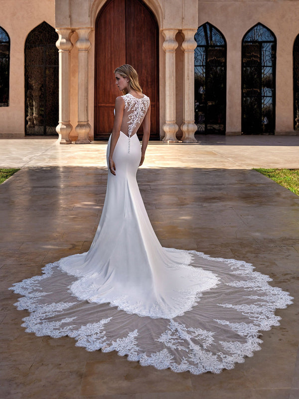 BRUNEI Mermaid wedding dress in crepe with a sweetheart neckline