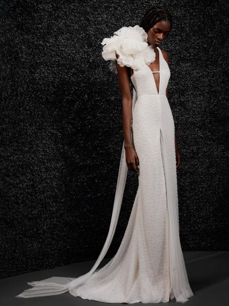 vera wang evening dresses New Vera Wang Wedding Dresses: All 16 Super-Sexy Gowns, Hot Off the Runway