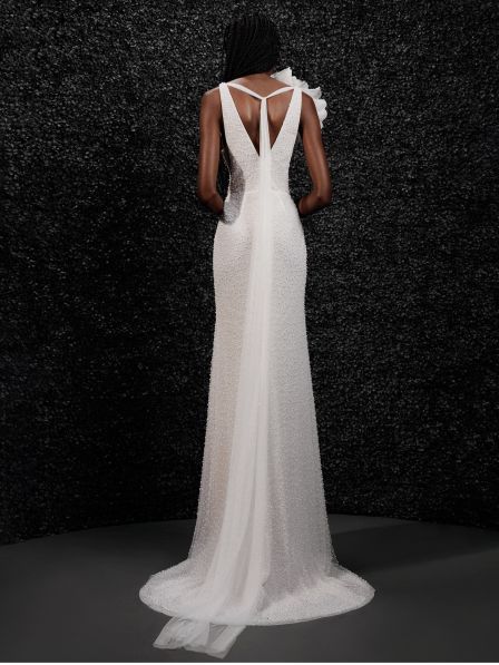 Vera Wang CAROLE Sheath wedding dress with V-neck