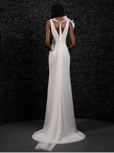 Vera Wang CAROLE Sheath wedding dress with V-neck