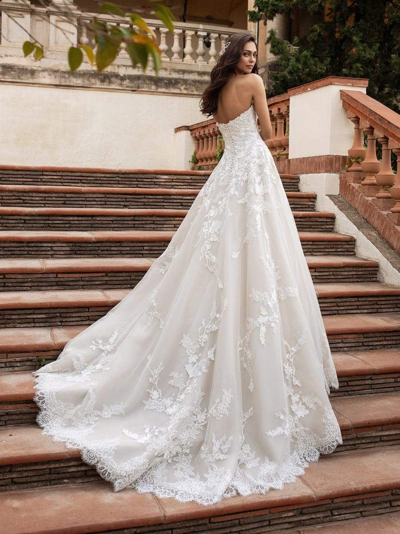 Princess Wedding Dresses | Pronovias