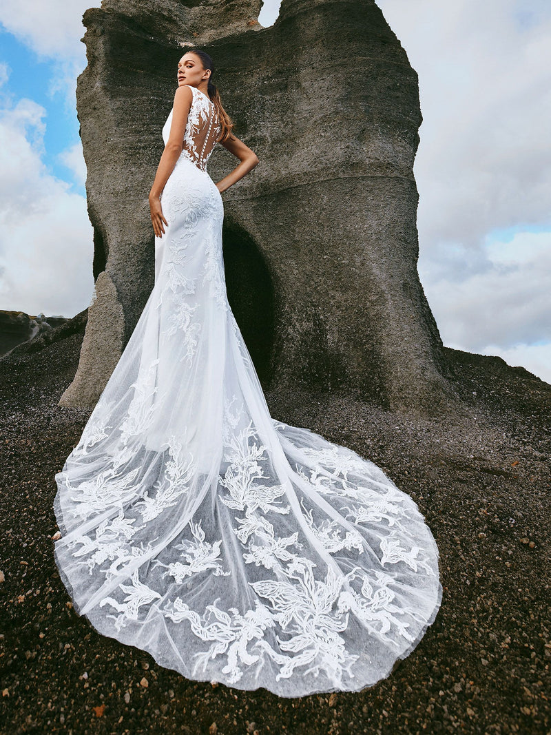 PRONOVIAS PANDO Mermaid crepe wedding dress with V-neck back