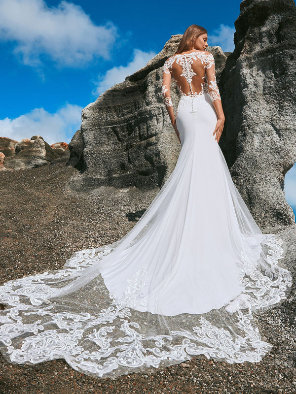 PRONOVIAS THOR Mermaid wedding dress with V-neck in ecological crepe back beautiful train