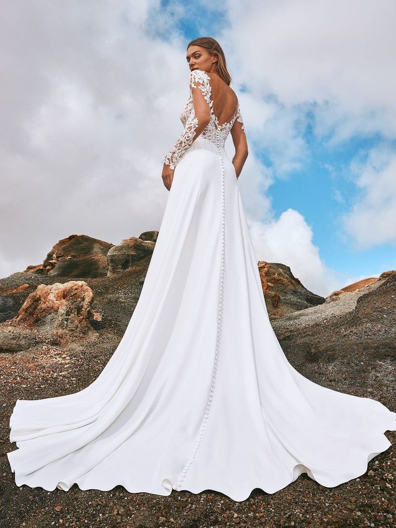 PRONOVIAS YUSHAN Fit & flare wedding dress with three-quarter sleeves back